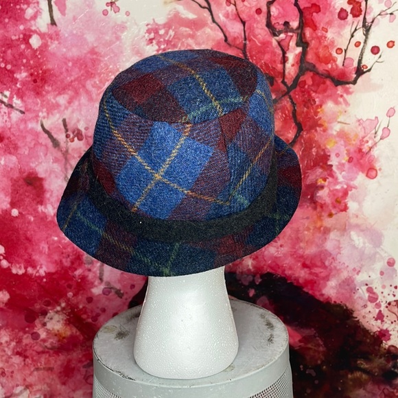 Clodagh hat - Picture 3 of 7